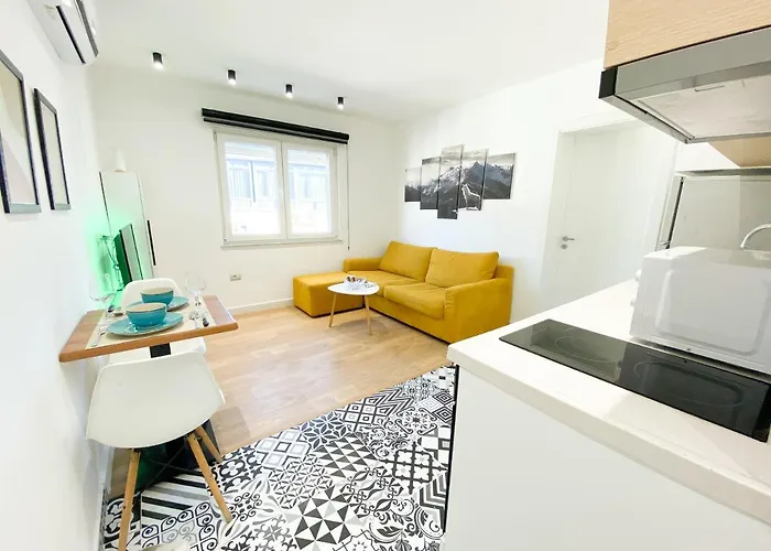 Matisse No9 - One Bedroom Center Tirana