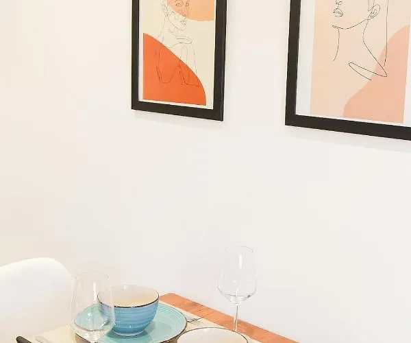 Matisse No9 - One Bedroom Center Tirana