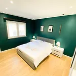 Matisse No9 - One Bedroom Center *