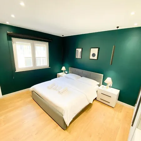 Matisse No9 - One Bedroom Center *